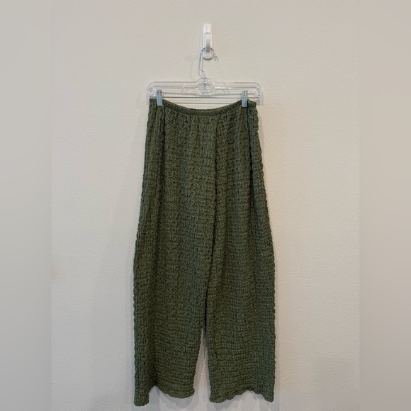 SOLD - NWOT Zara Olive Wide Leg Textured Pants - Picture 3 of 5